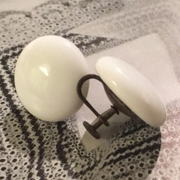 Vintage Milk Glass Earrings - Picture 1 of 7